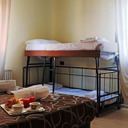 Hotel Canasta Ріміні Екстер'єр фото